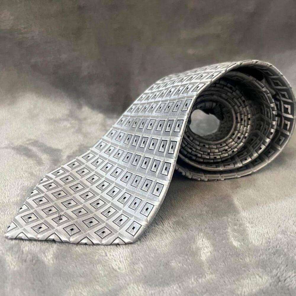 Silver and white diamond pattern tie